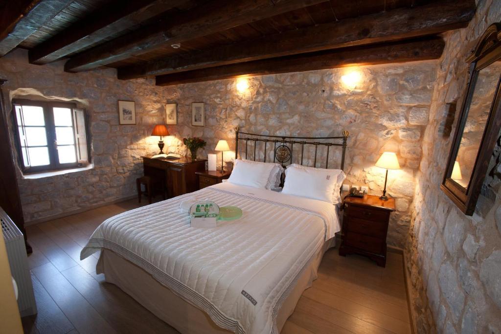 Mavromichalai Hotel Liménion Ruang foto