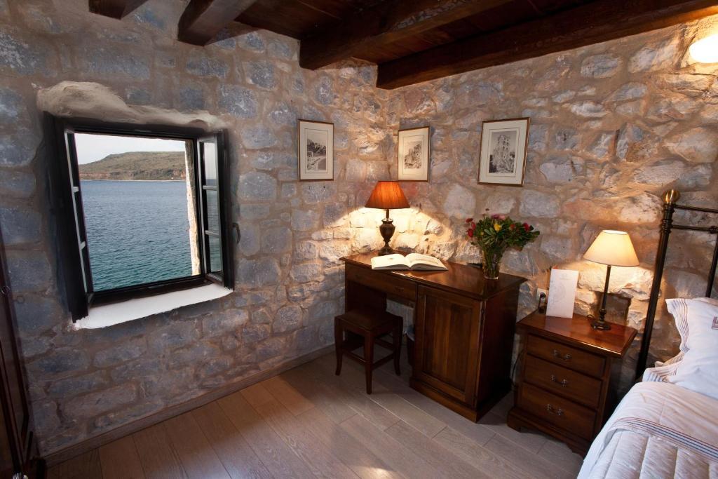 Mavromichalai Hotel Liménion Ruang foto