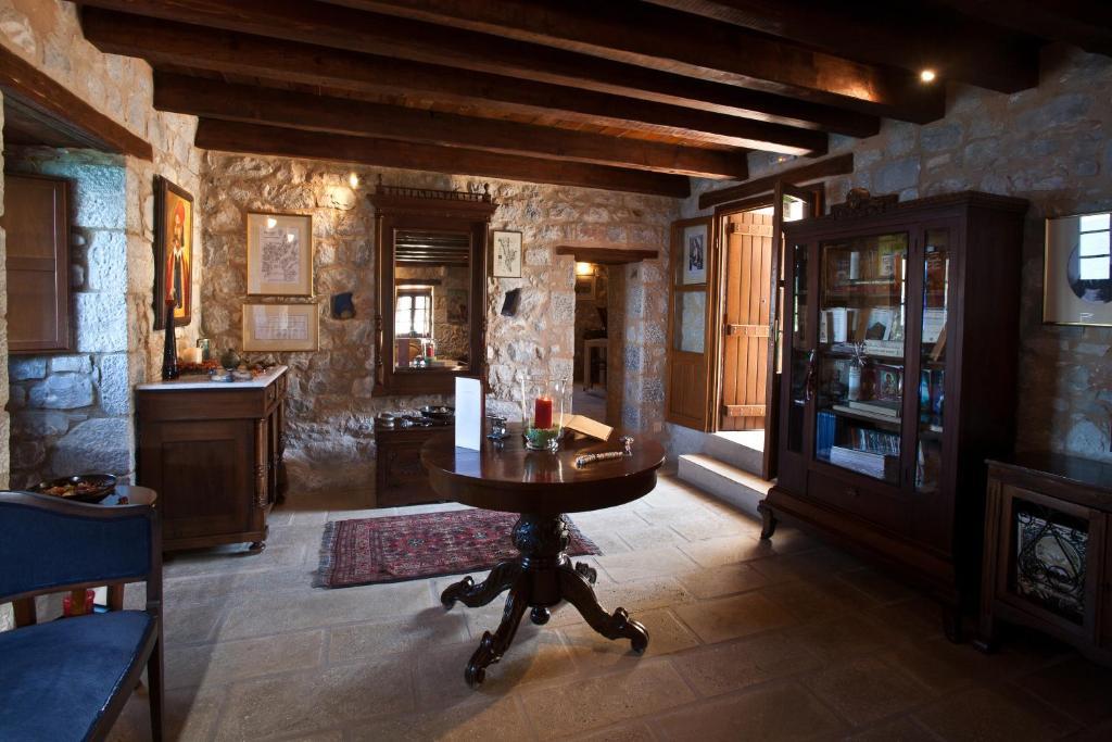 Mavromichalai Hotel Liménion Bagian luar foto