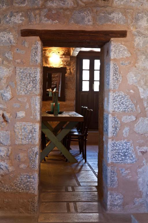 Mavromichalai Hotel Liménion Bagian luar foto