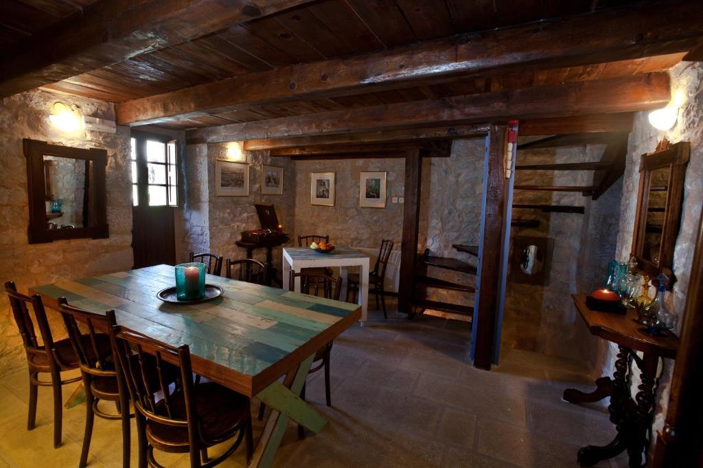 Mavromichalai Hotel Liménion Bagian luar foto